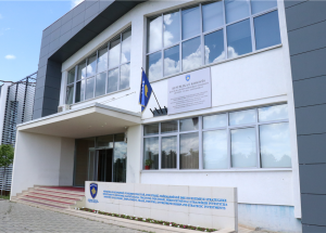 Arrestohen tre persona me dyshimin e keqpërdorimit të rezervave shtetërore