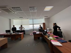 Dënohet me burgim prej 30 ditëve i akuzuari që ka kanosur deputetën e Kuvendit të Kosovës