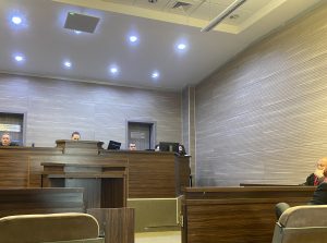 Dështon të mbahet seanca ndaj tre zyrtarëve të Fushë-Kosovës, të akuzuar për keqpërdorim të pozitës zyrtare
