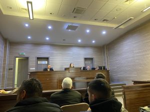Mbahet seanca ndaj tre zyrtarëve të Fushë-Kosovës të akuzuar për keqpërdorim të pozitës zyrtare
