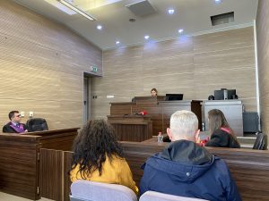 Dështon të mbahet seanca e shqyrtimit gjyqësor ndaj Kryeparlamentarit Glauk Konjufca