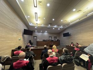 Dështon seanca e shqyrtimit fillestar ndaj 12 zyrtarëve policorë dhe 2 doganierëve